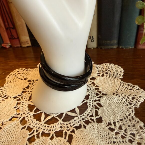 Vintage Architectural Black Metal Hinged Cuff Bracelet - Picture 9 of 17